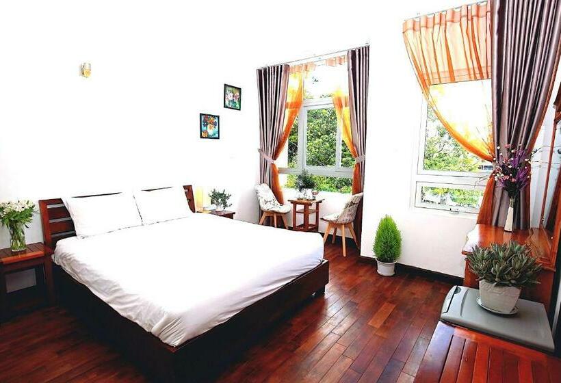 اتاق استاندارد, Dan Chi