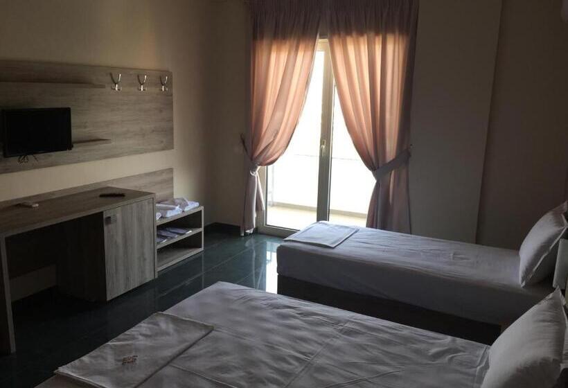 스탠다드 트리플 룸, Herges