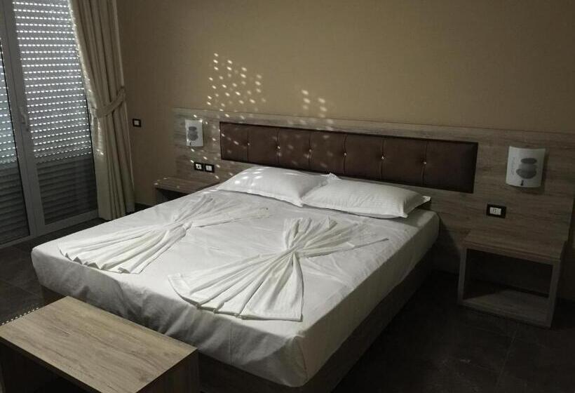 디럭스 룸, Herges