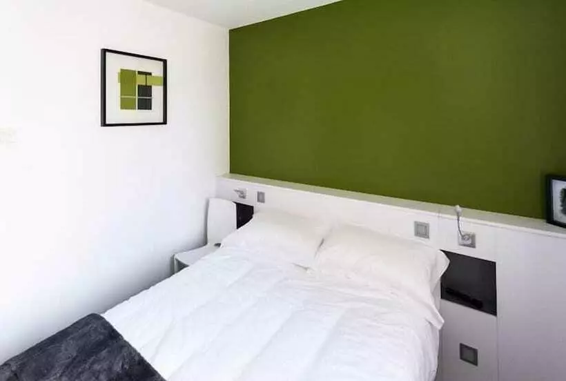 Standard Single Room, Hôtel Les Poteaux Carrés