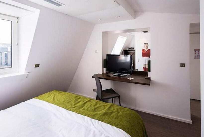 Полулюкс, Hôtel Les Poteaux Carrés