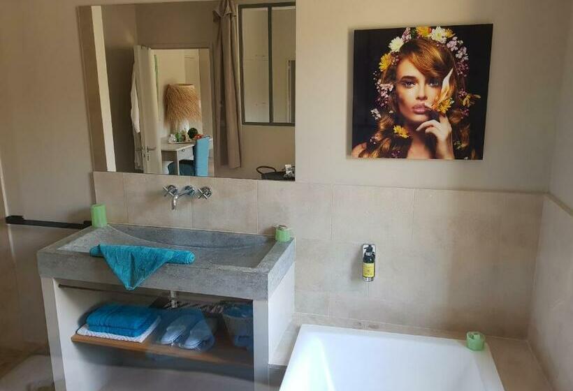 Suite with Terrace, La Magnanerie De L'isle B&b