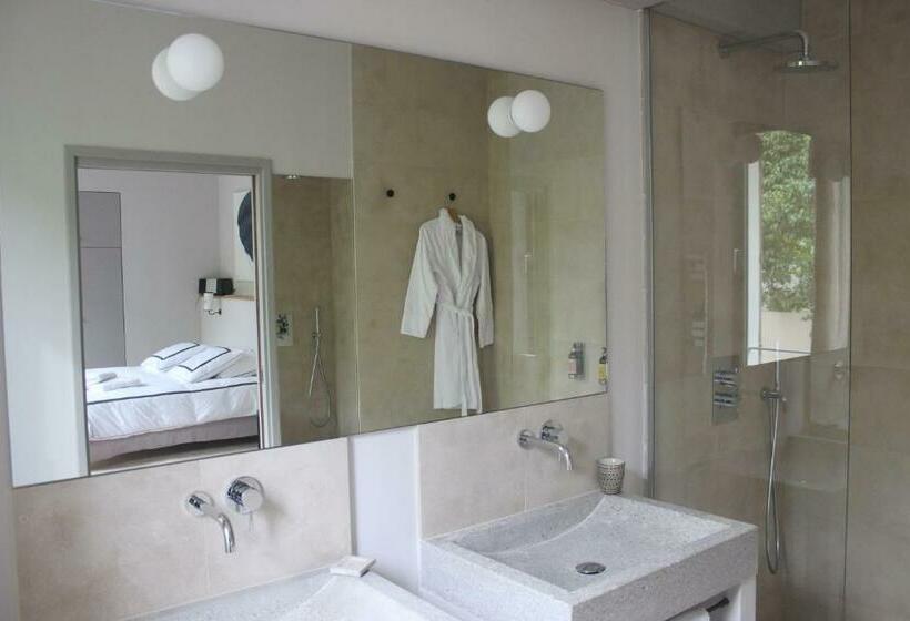 اتاق استاندارد با چشم‌انداز باغ, La Magnanerie De L'isle B&b