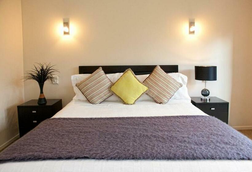 סוויטה, B&b@the Redwoods