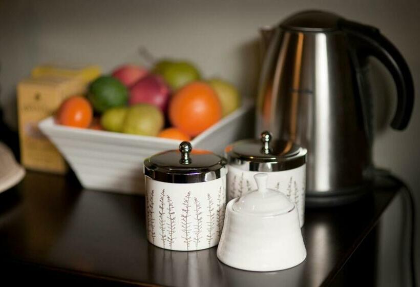 סוויטה, B&b@the Redwoods