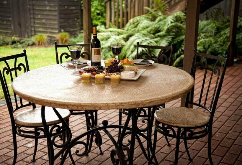 סוויטה, B&b@the Redwoods