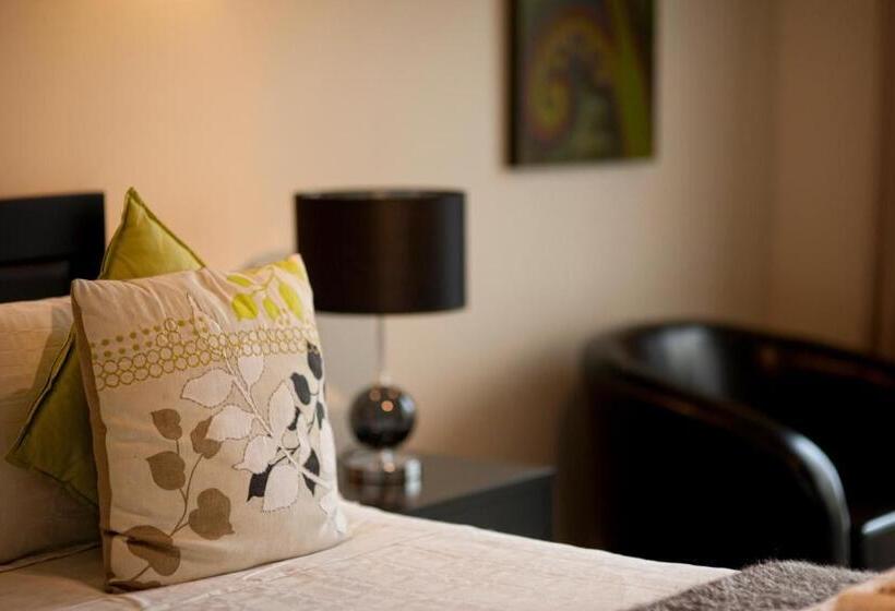 סוויטה דלוקס, B&b@the Redwoods