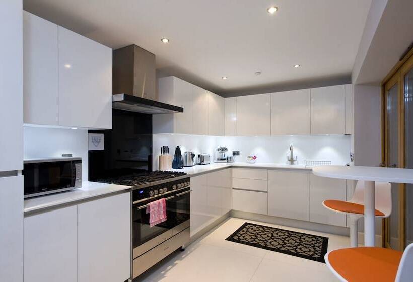 Apartamento Deluxe 3 Quartos, Destiny Scotland   Q Residence