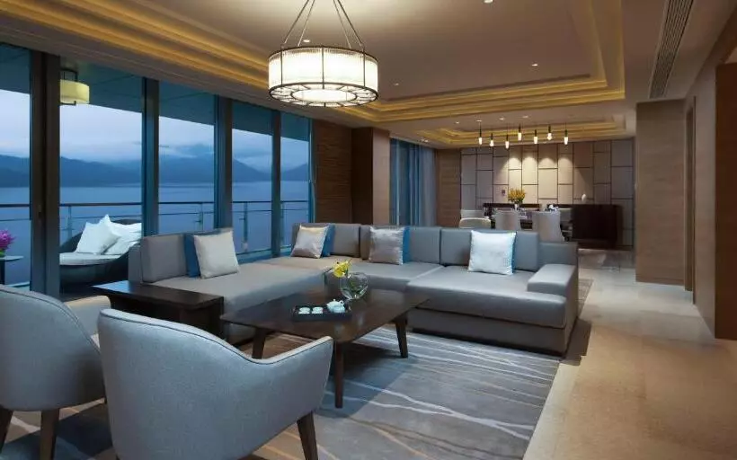 デラックススイート, Crowne Plaza Hangzhou Thousand Island Lake, An Ihg