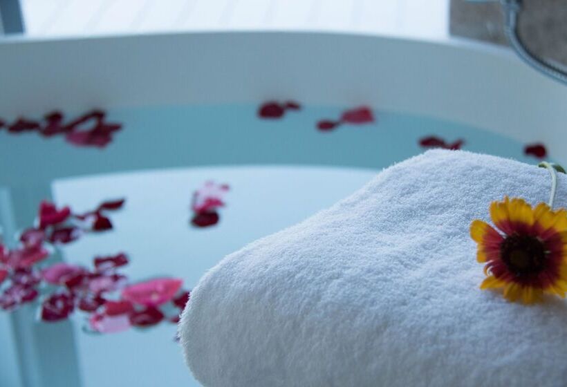 디럭스 스위트, Crowne Plaza Hangzhou Thousand Island Lake, An Ihg