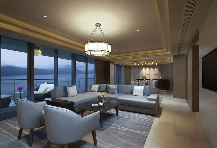 デラックススイート, Crowne Plaza Hangzhou Thousand Island Lake, An Ihg