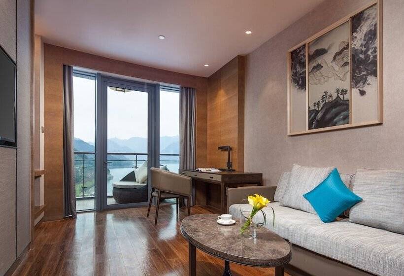 디럭스 스위트, Crowne Plaza Hangzhou Thousand Island Lake, An Ihg