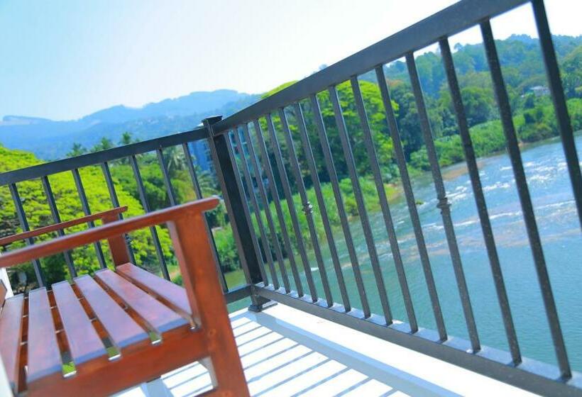 Pokój Deluxe, Gangaaddara