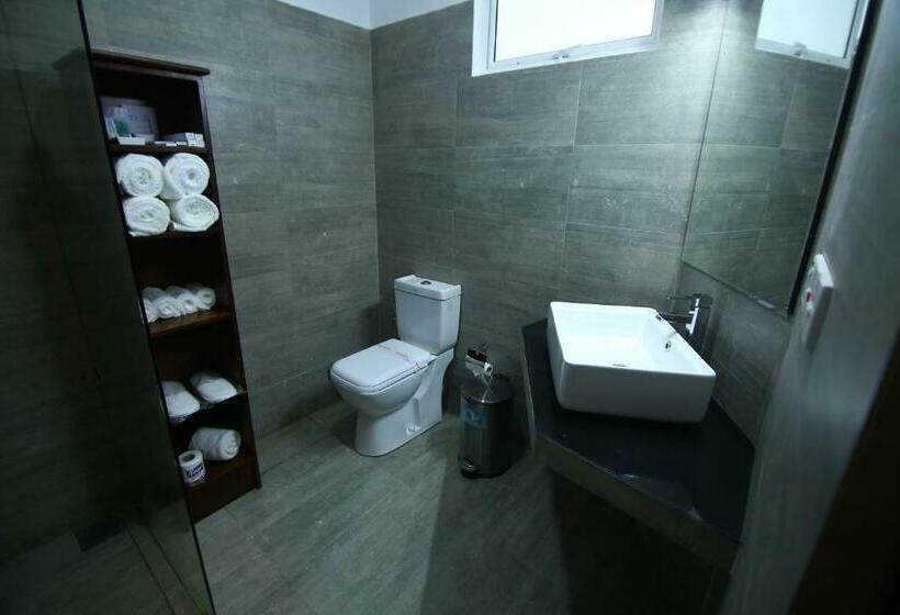 Pokój Deluxe, Gangaaddara