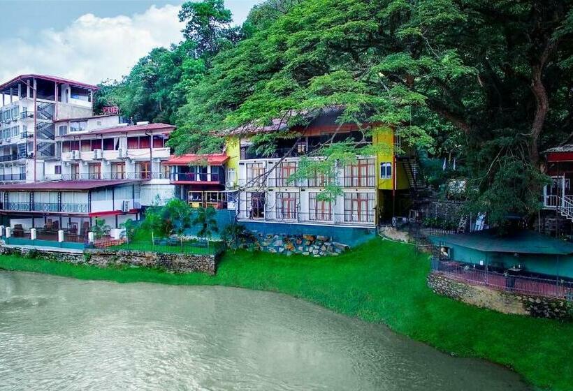 Pokój Deluxe, Gangaaddara