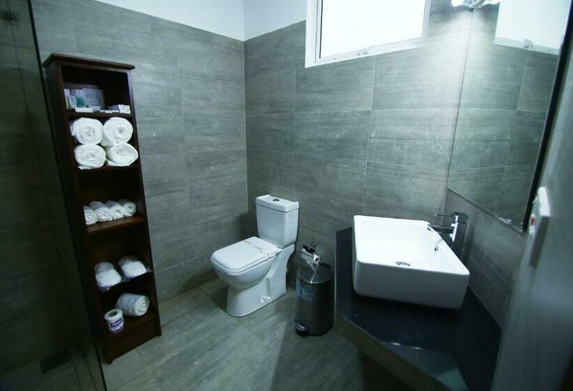 Pokój Deluxe, Gangaaddara