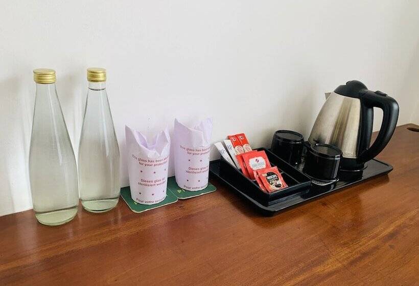 Pokój Deluxe, Gangaaddara