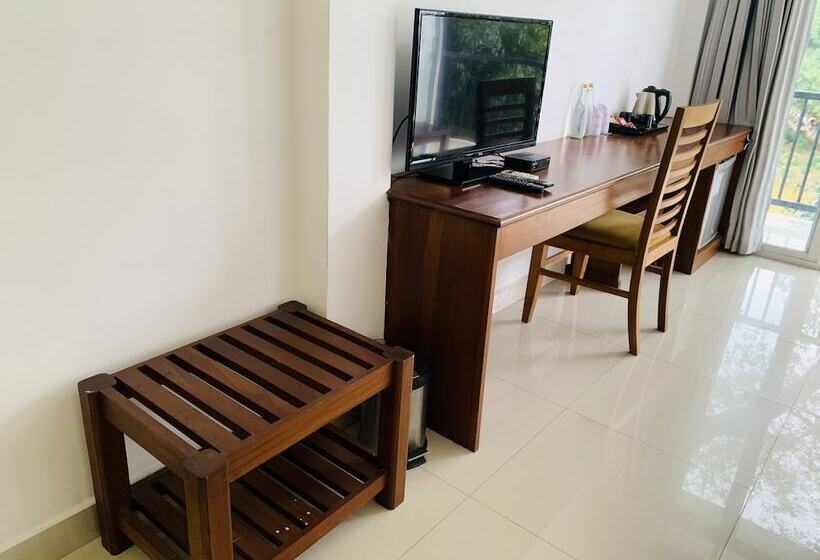 Pokój Deluxe, Gangaaddara