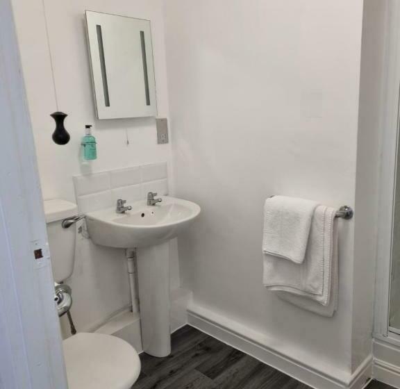 スタンダードシングルルーム, OYO The Leven