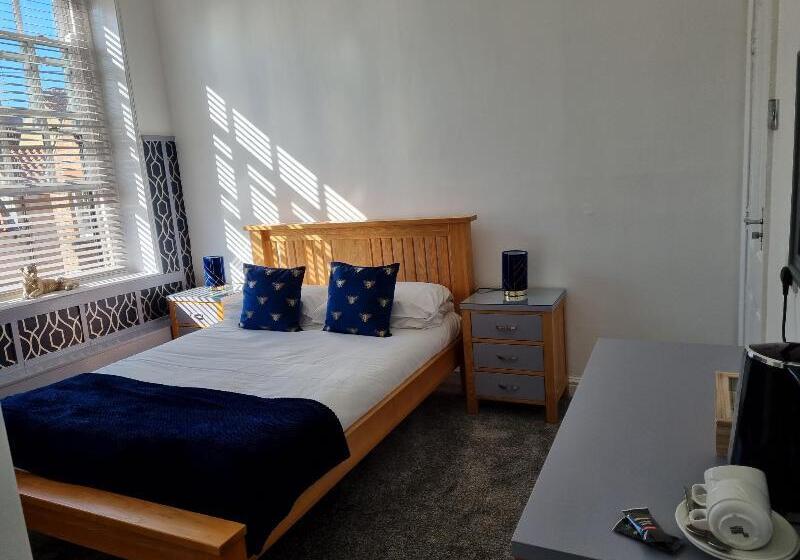 スタンダードルーム, OYO The Leven