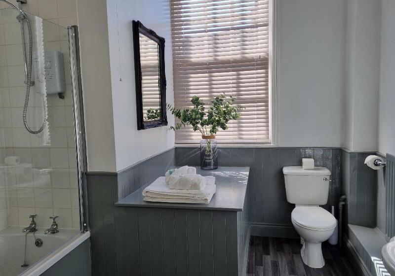 スタンダードルーム, OYO The Leven