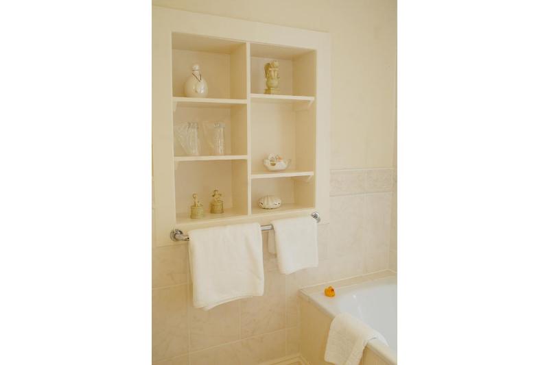 スタンダードシングルルーム, OYO The Leven