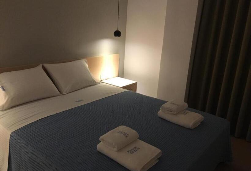 דירת חדר בקומת קרקע, Kleanthi Studios