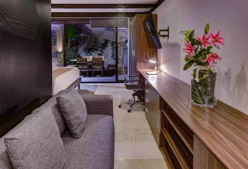 デラックススタジオ, Mx Grand Suites