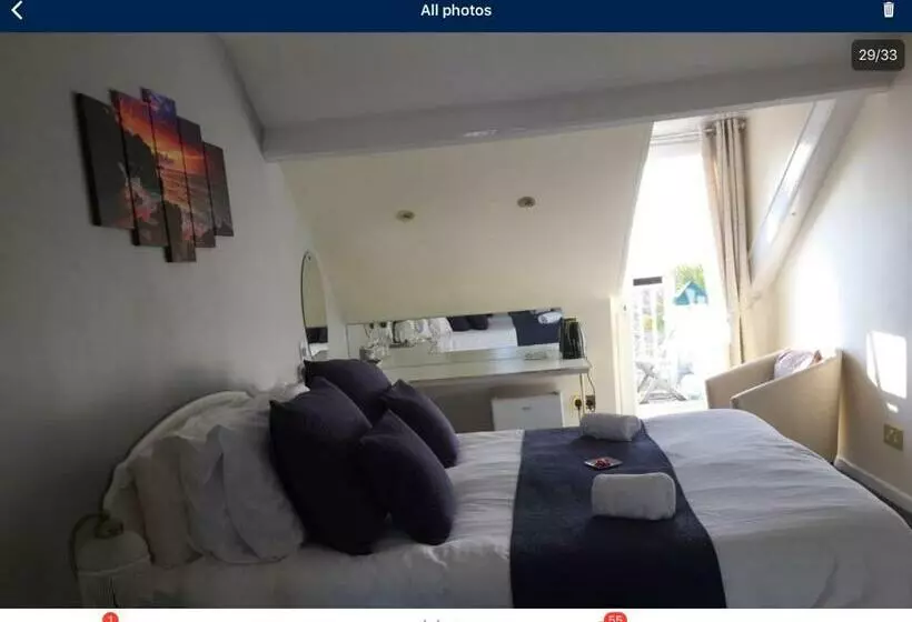 اتاق لوکس با بالکن و چشم‌انداز دریا, Poltair Guest House