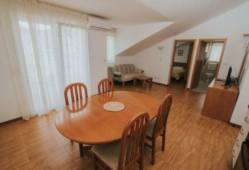 آپارتمان 1 خوابه, Villa Malo More