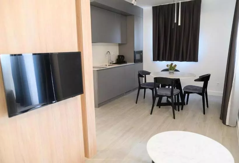 2 Bedroom Deluxe Apartment