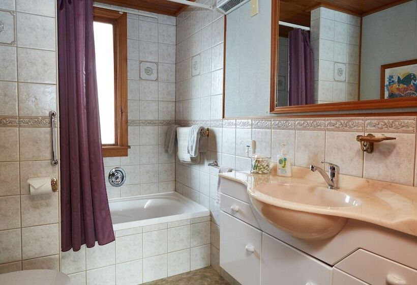 خانه 4 خوابه, Admiral Court Motel & Apartments