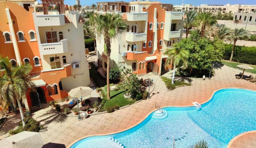 استودیوی استاندارد, Green Garden Resort