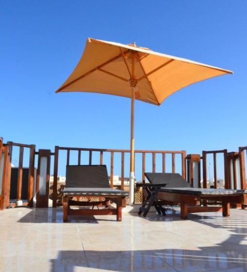 استودیوی استاندارد, Green Garden Resort