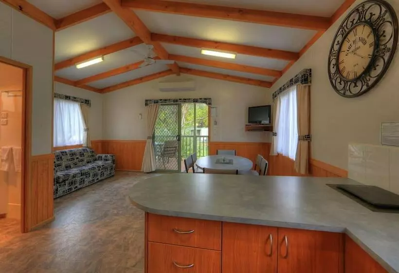 ツーベッドルーム　ヴィラ, Beechworth Lake Sambell Caravan Park