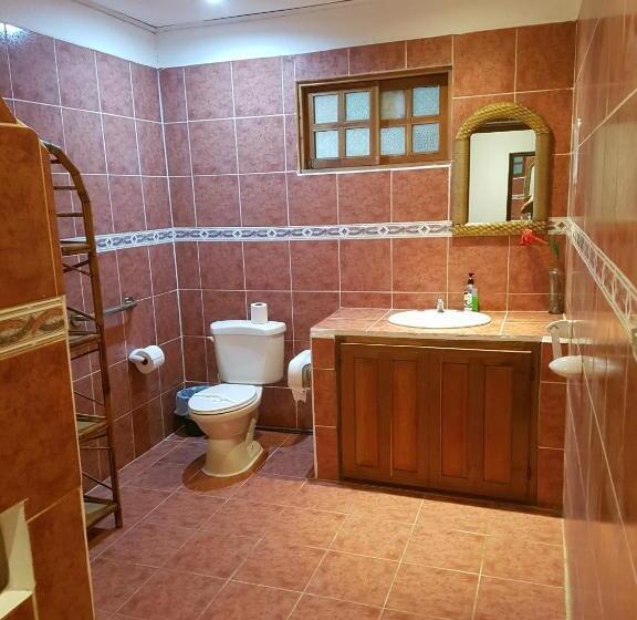 标准三人间, Bugabutik