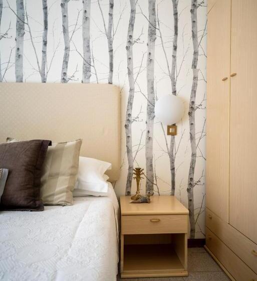 이코노미 룸, Gatto Bianco Maarea