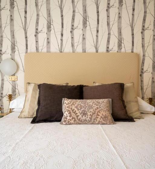 이코노미 룸, Gatto Bianco Maarea