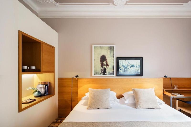 디럭스 룸, Pi Athens