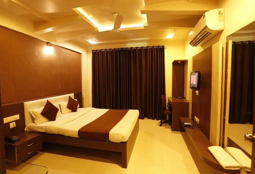 חדר אקזקיוטיב, Sanket Inn