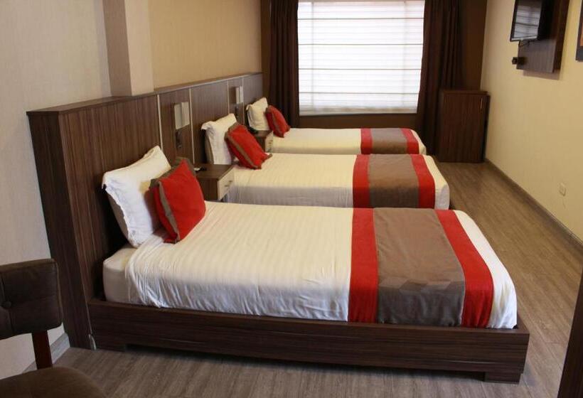 اتاق استاندارد سه نفره, Santiago De Compostella Suites