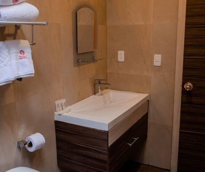 اتاق استاندارد سه نفره, Santiago De Compostella Suites