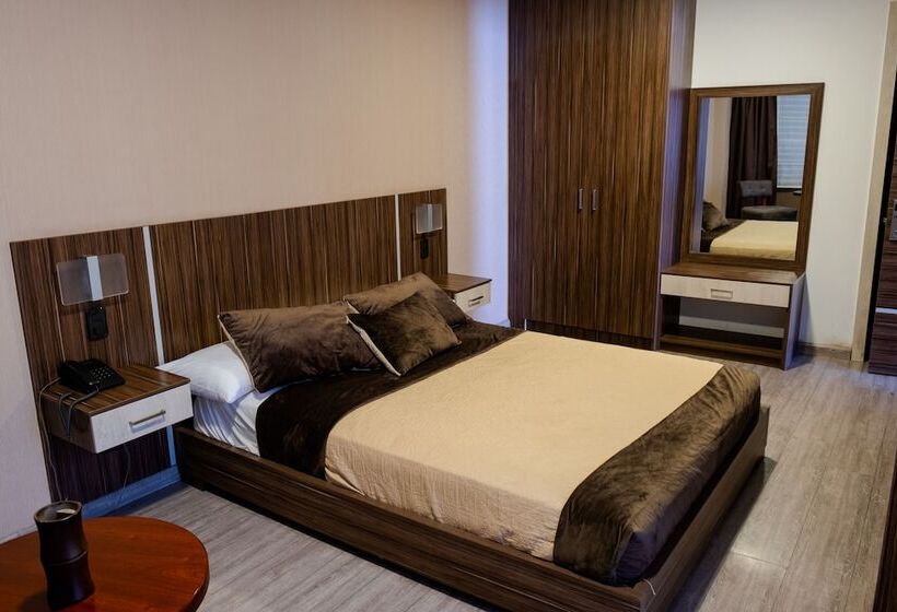 اتاق استاندارد سه نفره, Santiago De Compostella Suites