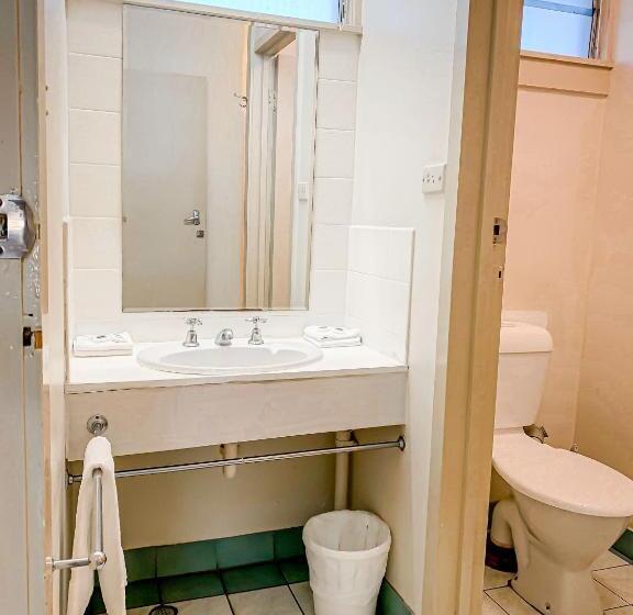 חדר משפחתי, Maryborough City Motel