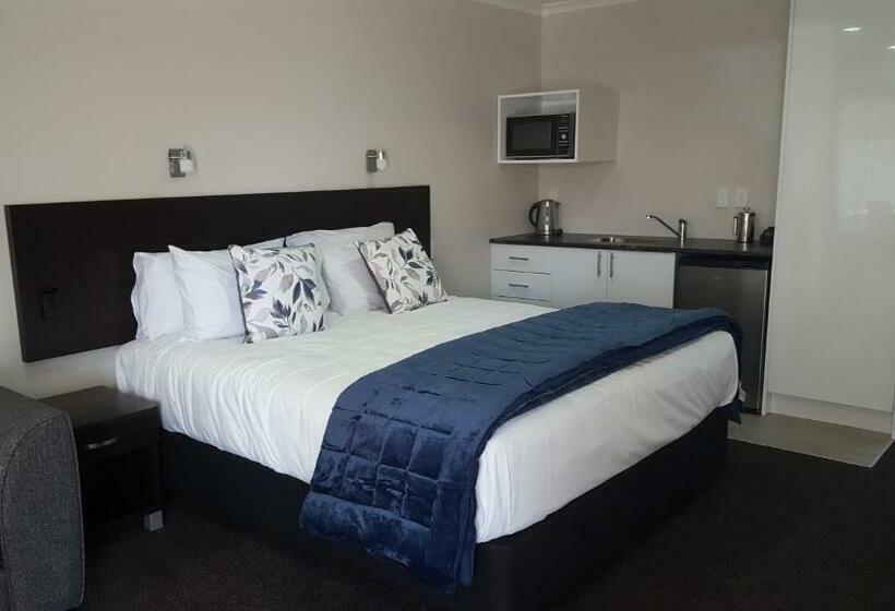 استودیوی استاندارد, White Heron Motor Lodge