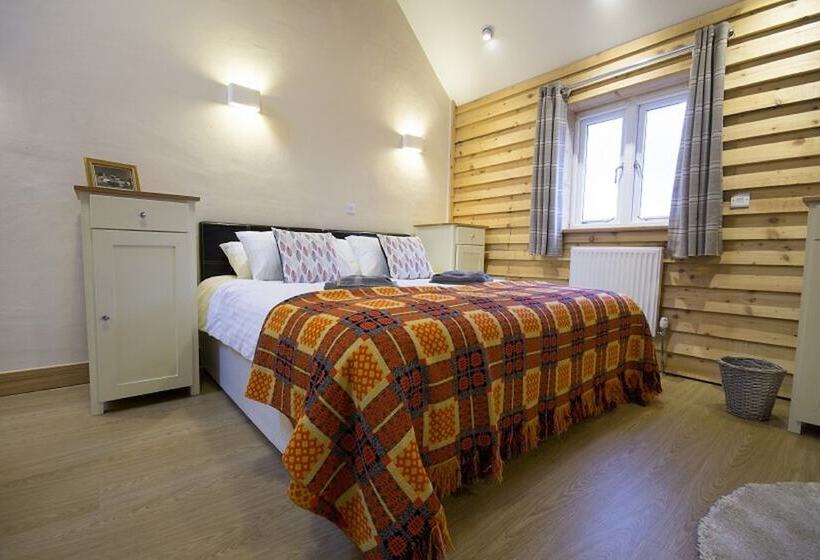 Дом 4 Спальни, Tynrhyd Retreat