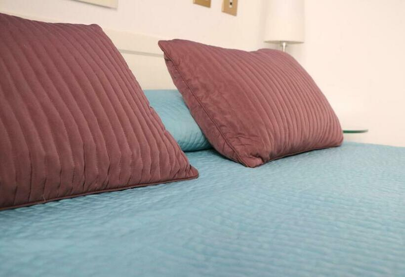 Studio Standard, Residence Diaz