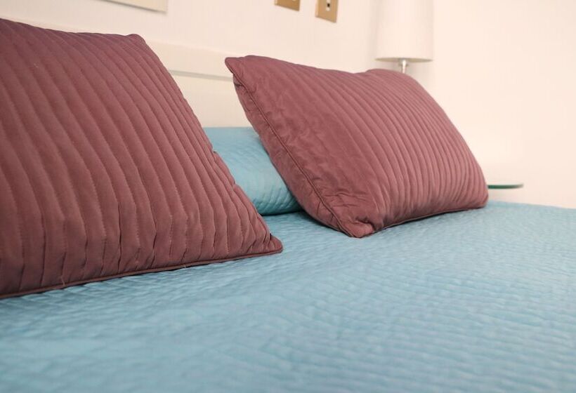 Studio Standard, Residence Diaz