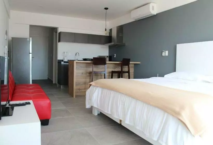 ファミリーステューディオ, Studio 30 Condhotel By Nah Hotels