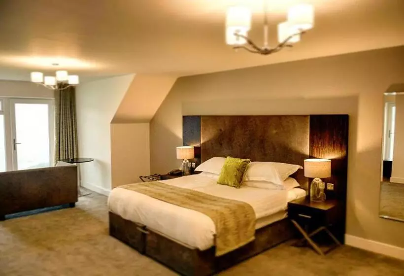 Sviitti Poreallas, The Cliff Hotel & Spa